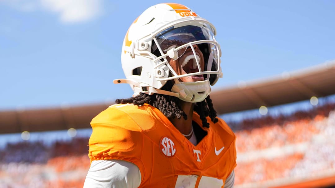 Tennessee wide receiver Chris Brazzell II (17)