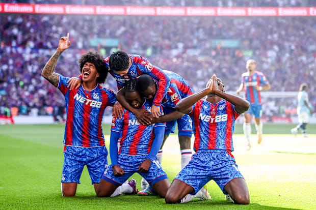 Crystal Palace celebrate FA Cup final goal. 