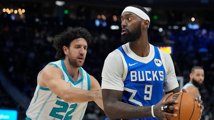 Charlotte Hornets v Milwaukee Bucks