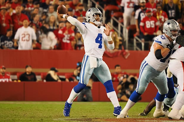 Dallas Cowboys QB Dak Prescott throws the ball against the San Francisco 49ers during the fourth quarter at Levi's Stadium.