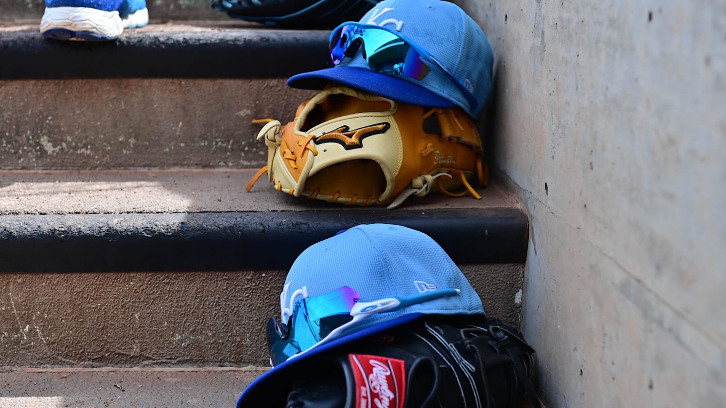Brewers-Royals Pull Off Last-Second Deal With 10-Year Slugger
