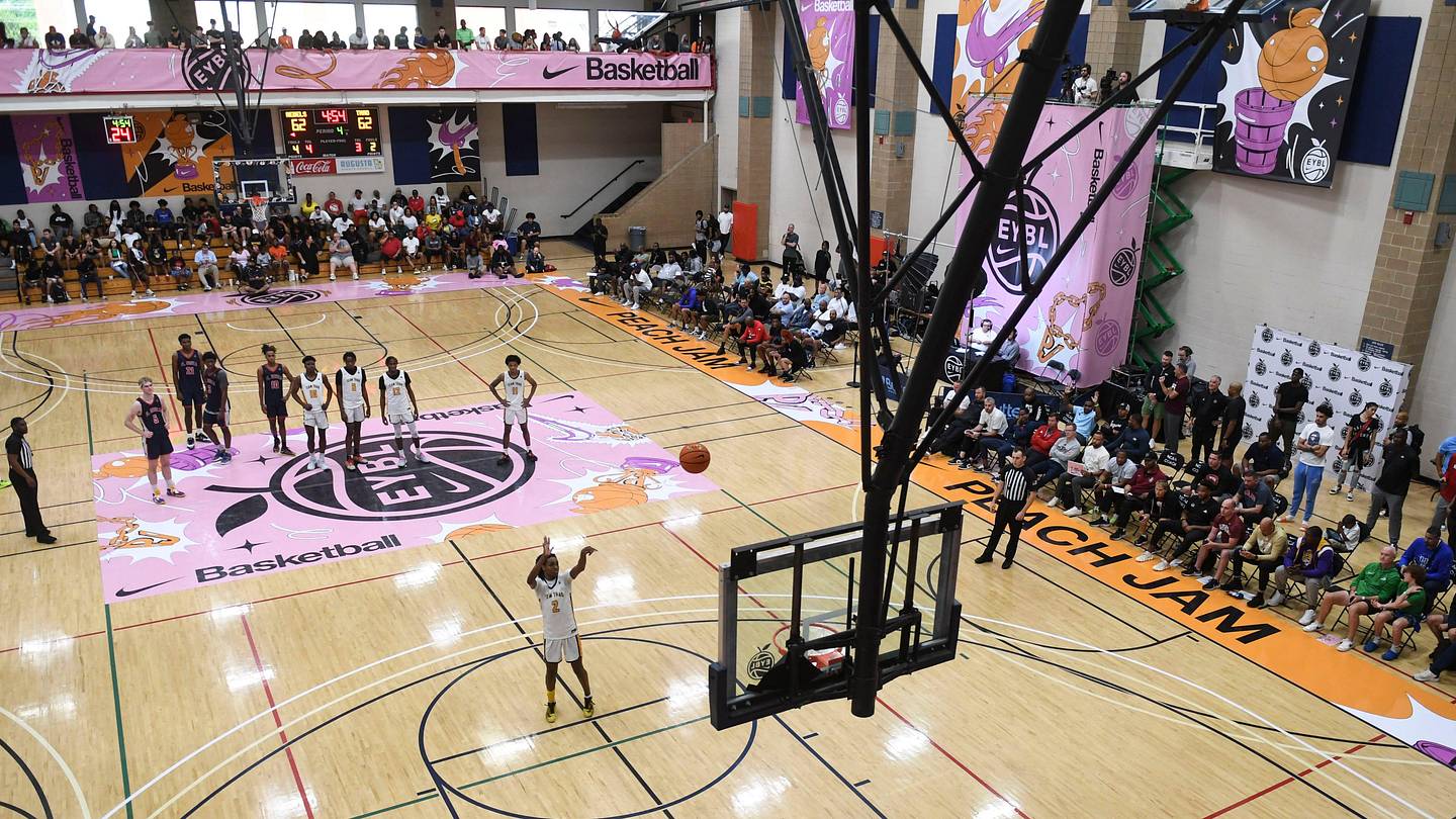 UNC Basketball Lands Among Finalists for Sharpshooting Kentucky Native