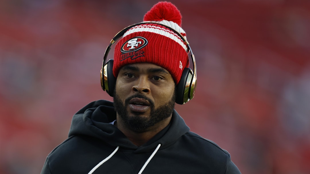 San Francisco 49ers wide receiver Jauan Jennings warms up