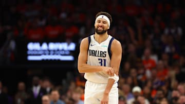 Oct 26, 2024; Phoenix, Arizona, USA; Dallas Mavericks guard Klay Thompson (31) reacts against the Phoenix Suns in the second half at Footprint Center. Mandatory Credit: Mark J. Rebilas-Imagn Images