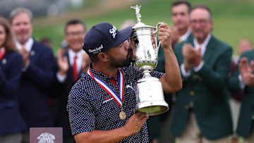 J.J. Spaun kisses the U.S. Open trophy