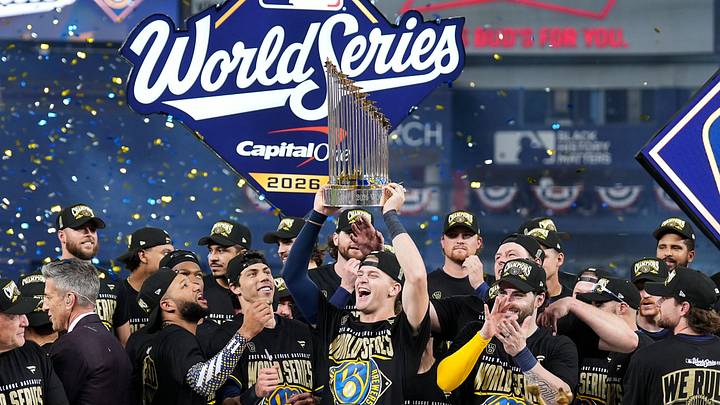 Topps Releasing Rare Parallel For World Series Set (featured). Photo by ON SI Collectibles