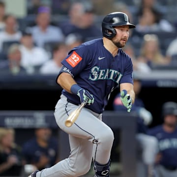 Seattle Mariners catcher Cal Raleigh bats against the New York Yankees during the first inning at Yankee Stadium. 