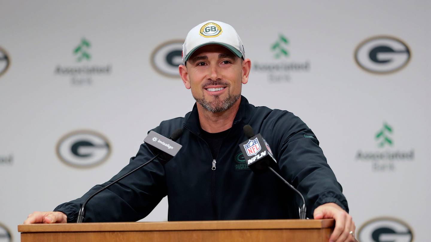 Packers QB Making Shocking Position Change for 2024 Season - Vimarsana News