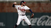  Dansby Swanson sigue negociando en la agencia libre