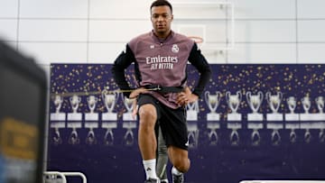 Kylian Mbappé, do Real Madrid, evolui em tratamento de sua lesão 