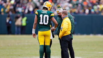 Chicago Bears v Green Bay Packers