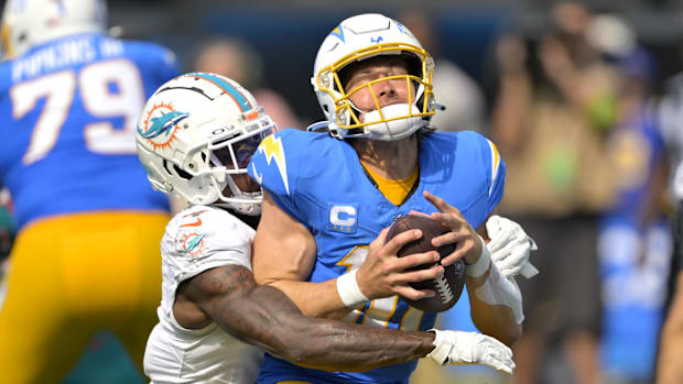 Miami Dolphins CB Kader Kohou sacks Justin Herbert in 202