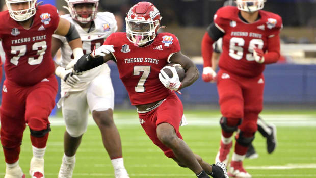 Dec 17, 2022; Fresno State Bulldogs running back Jordan Mims (7) runs against the Washington State Cougars 