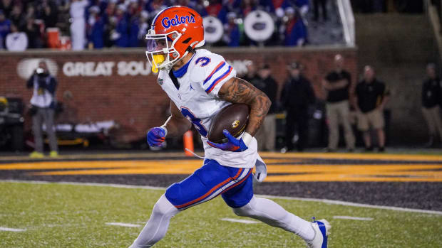 Florida Gators wide receiver Eugene Wilson III (3) returns a kick against the Missouri Tigers during the first half 