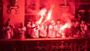 Eintracht Frankfurt feiert den Gewinn der Europa League mit ihren Fans auf dem Frankfurter Römer