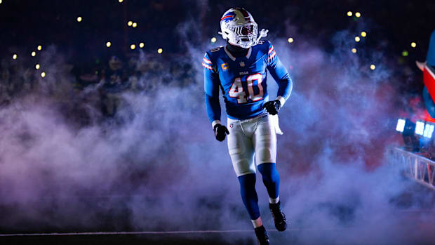 Bills linebacker Von Miller (40) pregame against Kansas City in the 2024 AFC divisional round game at Highmark Stadium. 