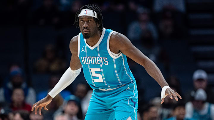 The Lakers have been searching high and low for a center to replace Anthony Davis, and now in Mark Williams, they've got one