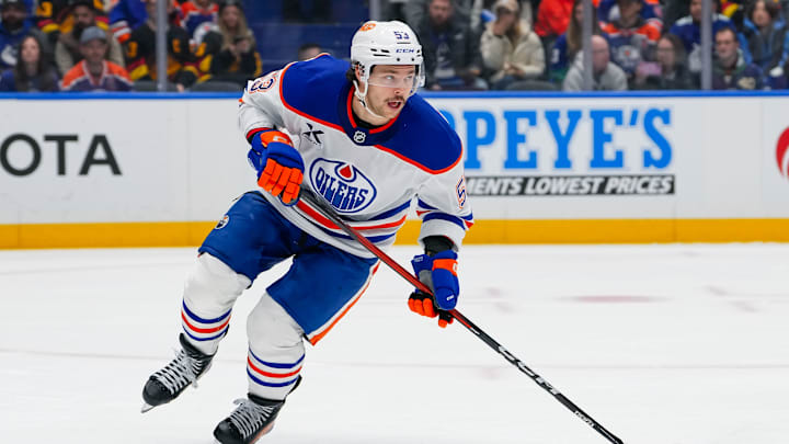 Edmonton Oilers v Vancouver Canucks