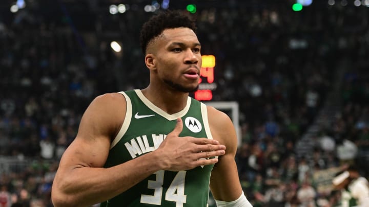 Giannis Antetokounmpo debuted his unreleased Nike sneakers.