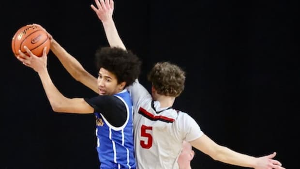 Bremerton's Jalen Davis was 2A Olympic player of the year as a sophomore.