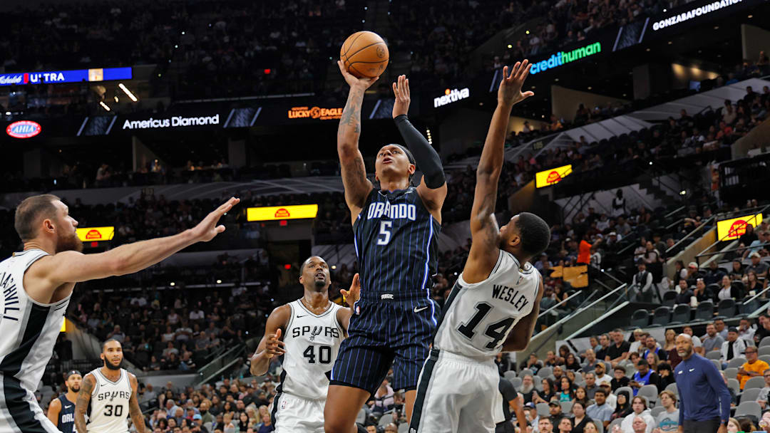 Orlando Magic v San Antonio Spurs
