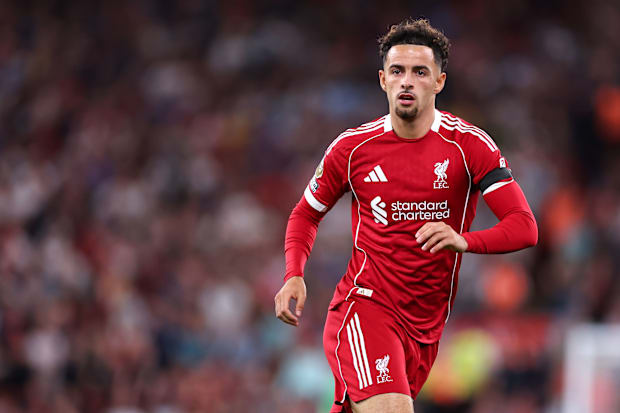 เคอร์ติส โจนส์ กองกลางลิเวอร์พูล เคอร์ติส โจนส์ กองกลางลิเวอร์พูล