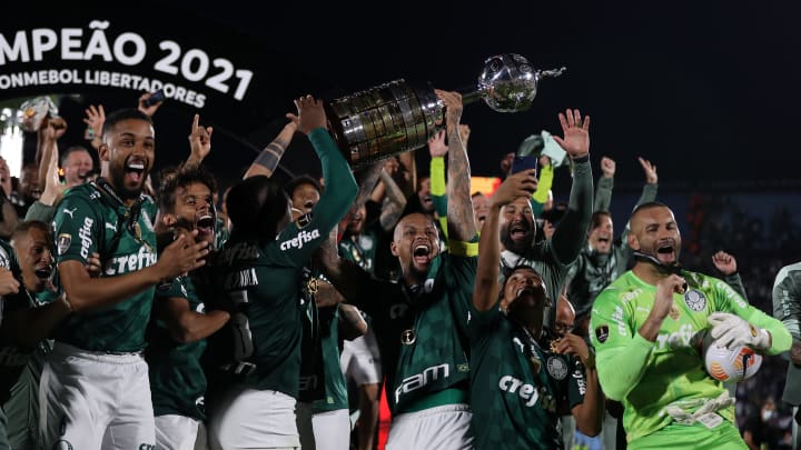 Palmeiras levanta a taça da Libertadores pela 3ª vez na história