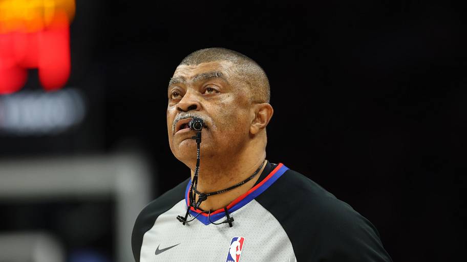 NBA referee Tony Brothers during the Phoenix Suns game against the Oklahoma City Thunder.