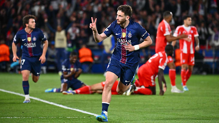 Em jogo de 9 gols, PSG vence o Bayern de Munique e sai na frente na semi da Champions  League