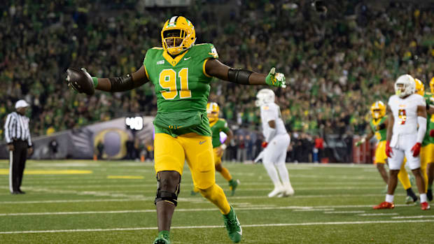 Oregon offensive lineman Gernorris Wilson scores a touchdown as the Oregon Ducks host the Maryland Terrapins at Autzen Stadiu