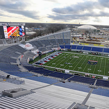Dec 27, 2024; Memphis, TN, USA; Overlook of Simmons Bank Liberty Stadium before the game between the Arkansas Razorbacks and the Texas Tech Red Raiders Mandatory Credit: Petre Thomas-Imagn Images