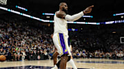 LeBron James no evitó que sus Lakers cayeran de nuevo en la primera ronda de los playoffs