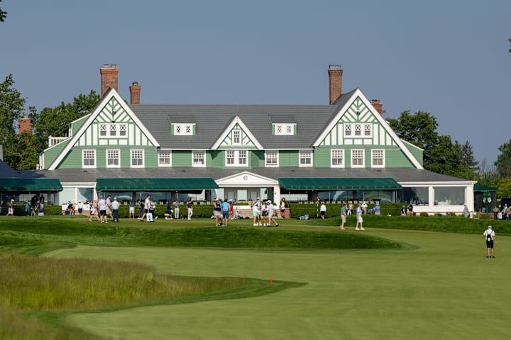 The Oakmont Country Club clubhouse sits in the distance near the No. 9 green during the 125th U.S. Open practice.