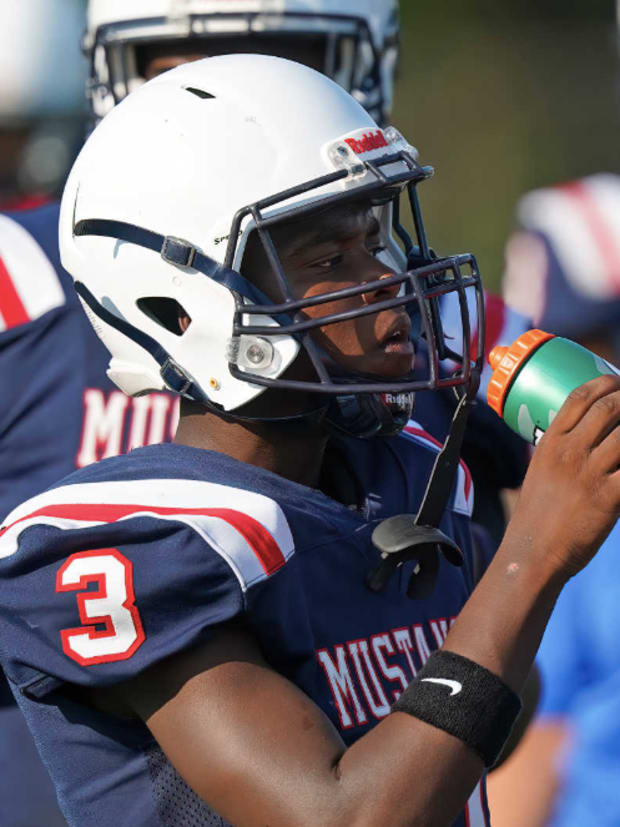 Life Waxahachie vs Canton in Texas Varsity high school football showdown - Sep. 4, 2025 