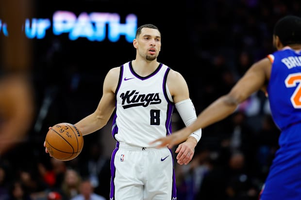 Sacramento Zach Lavine's Kings goalkeeper (8) 