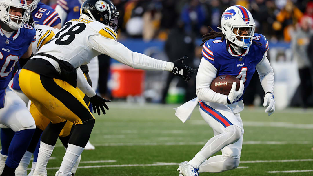 Buffalo Bills running back James Cook finds room to run against the Steelers.
