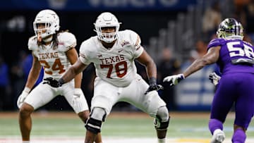 Kelvin Banks Jr., Zion Tupuola-Fetui, Texas Longhorns, Washington Huskies