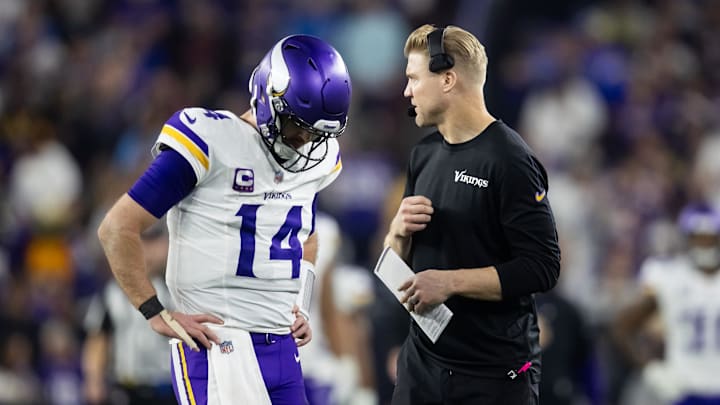 Minnesota Vikings quarterback Sam Darnold (14) with quarterbacks coach Josh McCown against the Los Angeles Rams 