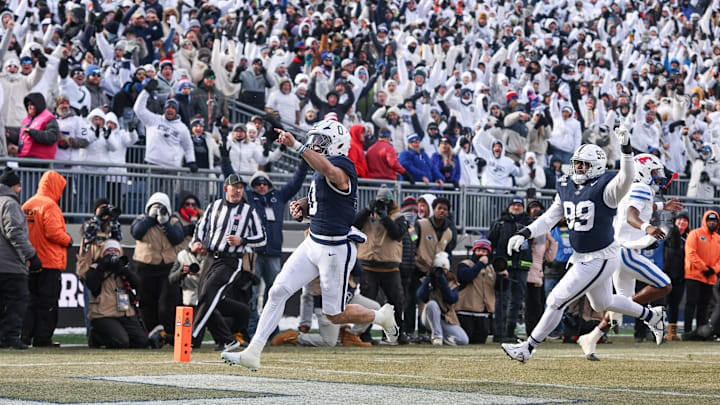 Penn State Nittany Lions linebacker Dom DeLuca (0) scores on an interception for touchdown during the first half against SMU at Beaver Stadium.