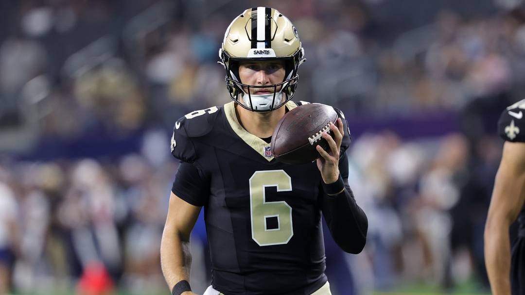 Aug 28, 2026; Arlington, Texas, USA;  New Orleans Saints quarterback Tyler Shough (6) warms up before the game against the Dallas Cowboys at AT&T Stadium.  Mandatory Credit: Kevin Jairaj-Imagn Images