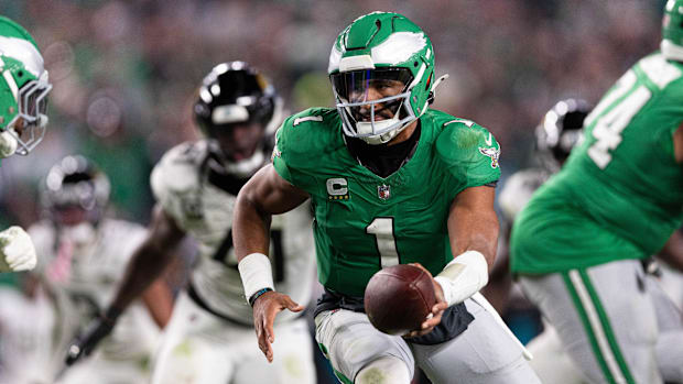 The Eagles improved to 6–2 after pulling out a win over the Jaguars.