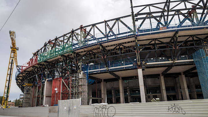 Le Camp Nou n'est pas encore terminé. Le Camp Nou n'est pas encore terminé.