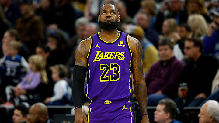 No está del todo descartado que LeBron James se baje el salario con los Lakers en la próxima zafra