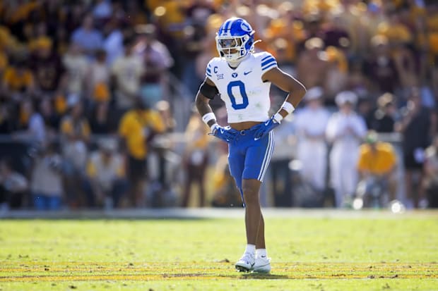Brigham Young Cougars cornerback Jakob Robinson (0) against the Arizona State Sun Devils at Mountain America Stadium. Mandato