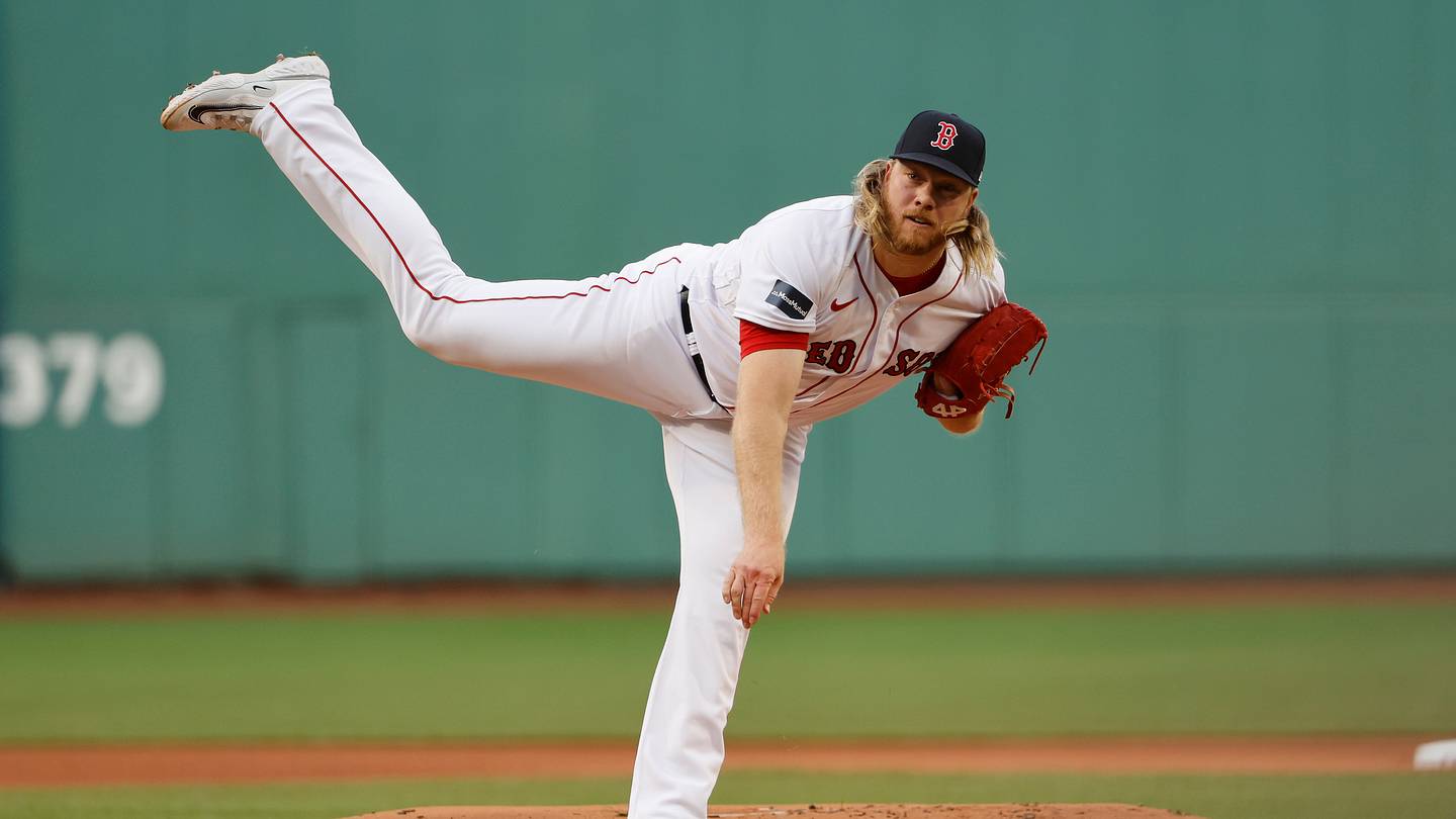 Astros claim former Red Sox reliever in bizarre desperation move - Vimarsana News