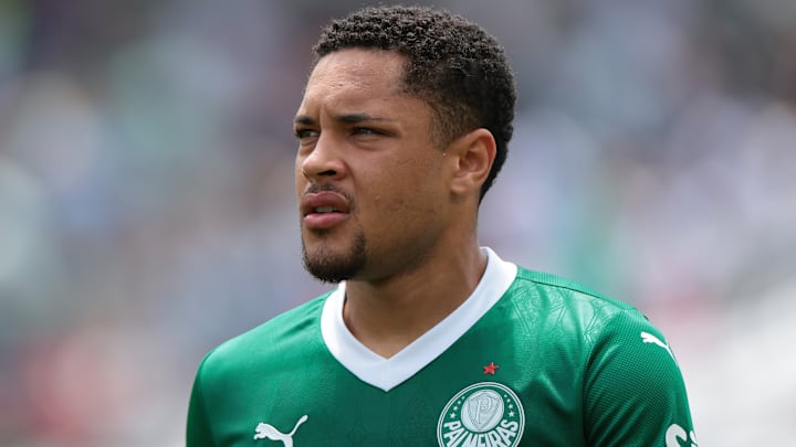 Vitor Roque assumirá protagonismo ofensivo no Palmeiras após venda de Estêvão Vitor Roque assumirá protagonismo ofensivo no Palmeiras após venda de Estêvão