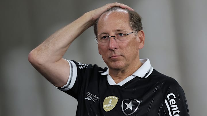 Textor perde força na Eagle, mas segue forte no Botafogo Textor perde força na Eagle, mas segue forte no Botafogo