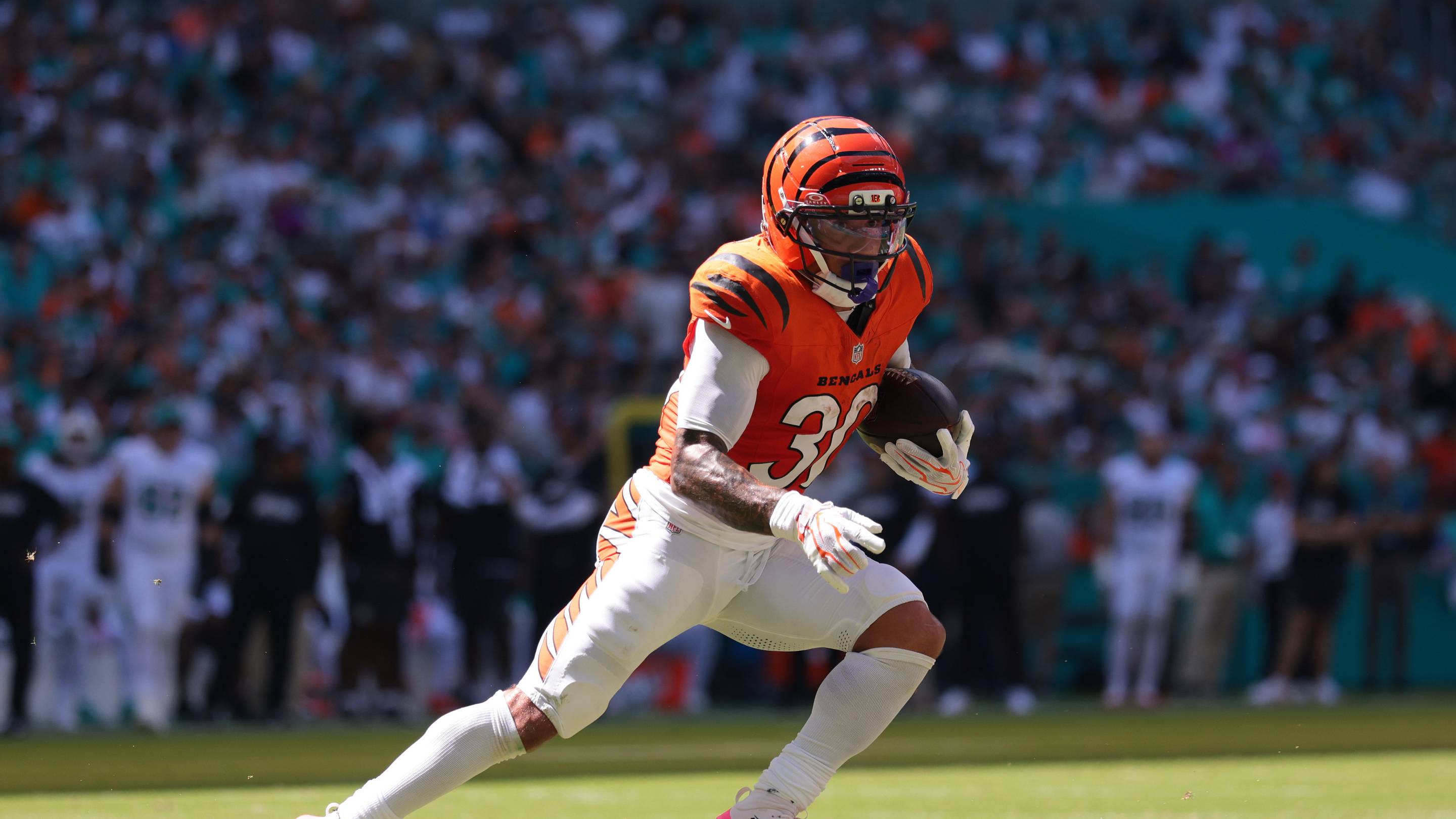 Fantasy Football Week 8 Start 'Em Sit 'Em: Chase Brown or Tony Pollard?