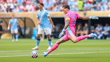 Ederson foi titular na estreia do Manchester City
