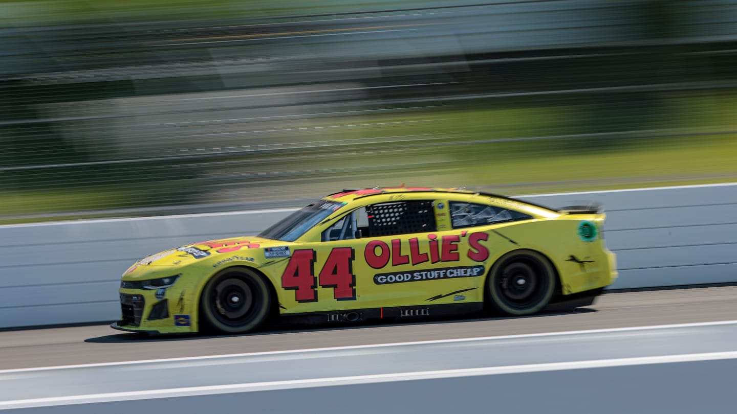 Команда серии Кубка NASCAR, гонщик не вернется на Brickyard 400